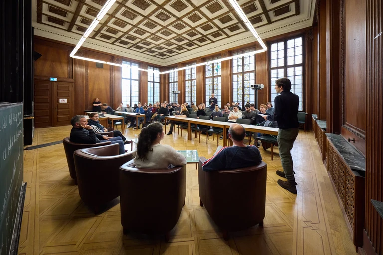 uni-vl-HCM-190424-165.webp